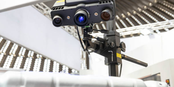 Industrial internet of things, innovative manufacturing and smart industry: human machine interface app on a digital tablet